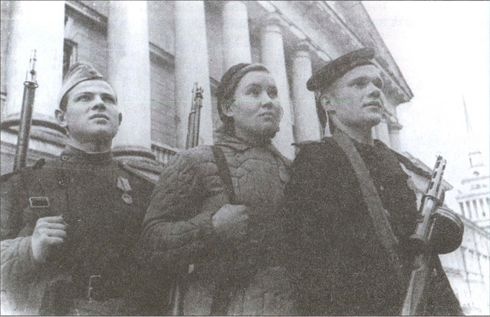 У стен Ленинграда У стен Ленинграда