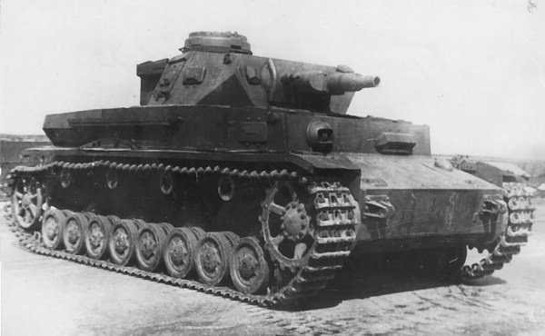 Средний танк PZ.IV. «Рабочая лошадка» Панцерваффе Средний танк PZ.IV. «Рабочая лошадка» Панцерваффе
