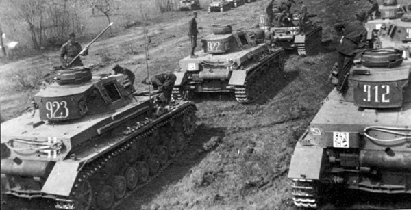 Средний танк PZ.IV. «Рабочая лошадка» Панцерваффе Средний танк PZ.IV. «Рабочая лошадка» Панцерваффе