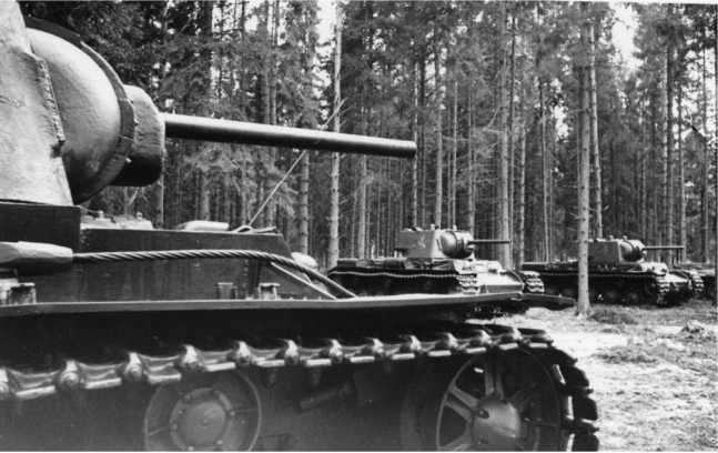 Советский тяжелый танк КВ-1. Первые танки Победы Советский тяжелый танк КВ-1. Первые танки Победы