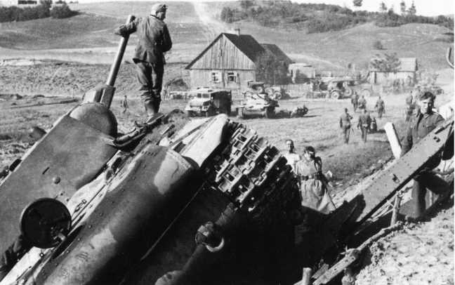 Советский тяжелый танк КВ-1. Первые танки Победы Советский тяжелый танк КВ-1. Первые танки Победы