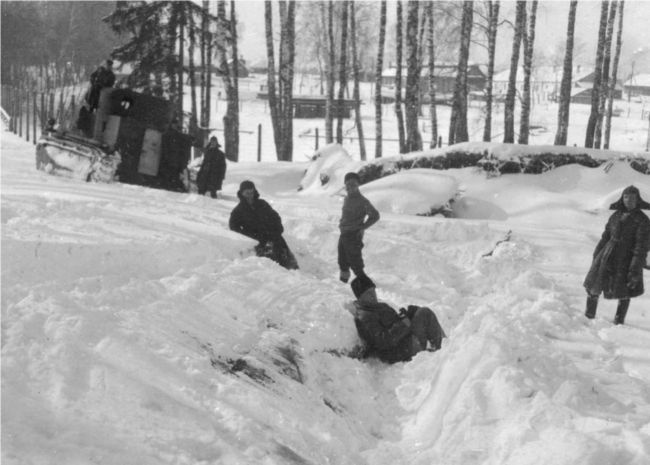 Маневренные танки СССР Т-12, Т-24, ТГ, Д-4 и др. Маневренные танки СССР Т-12, Т-24, ТГ, Д-4 и др.