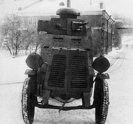 Броня на колесах. История советского бронеавтомобиля 1925-1945 гг. Броня на колесах. История советского бронеавтомобиля 1925-1945 гг.