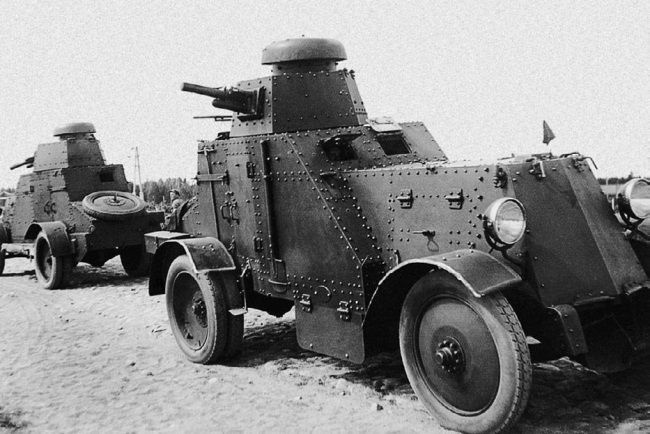 Броня на колесах. История советского бронеавтомобиля 1925-1945 гг. Броня на колесах. История советского бронеавтомобиля 1925-1945 гг.