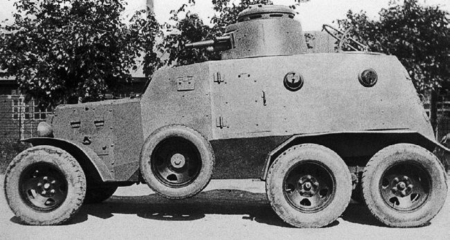 Броня на колесах. История советского бронеавтомобиля 1925-1945 гг. Броня на колесах. История советского бронеавтомобиля 1925-1945 гг.