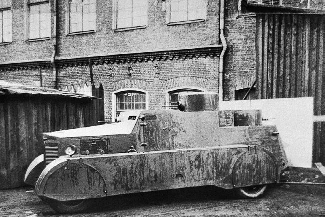Броня на колесах. История советского бронеавтомобиля 1925-1945 гг. Броня на колесах. История советского бронеавтомобиля 1925-1945 гг.