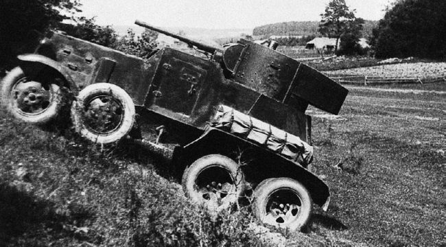 Броня на колесах. История советского бронеавтомобиля 1925-1945 гг. Броня на колесах. История советского бронеавтомобиля 1925-1945 гг.