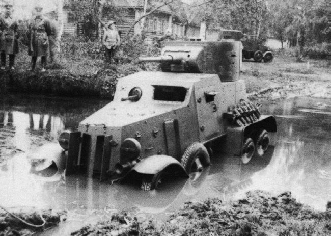 Броня на колесах. История советского бронеавтомобиля 1925-1945 гг. Броня на колесах. История советского бронеавтомобиля 1925-1945 гг.