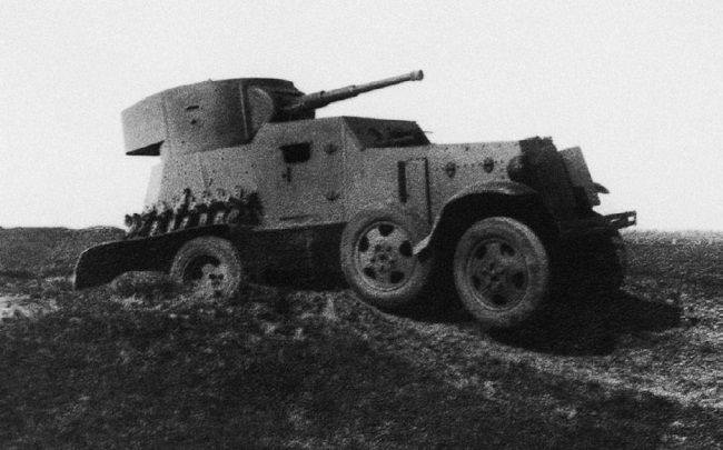 Броня на колесах. История советского бронеавтомобиля 1925-1945 гг. Броня на колесах. История советского бронеавтомобиля 1925-1945 гг.