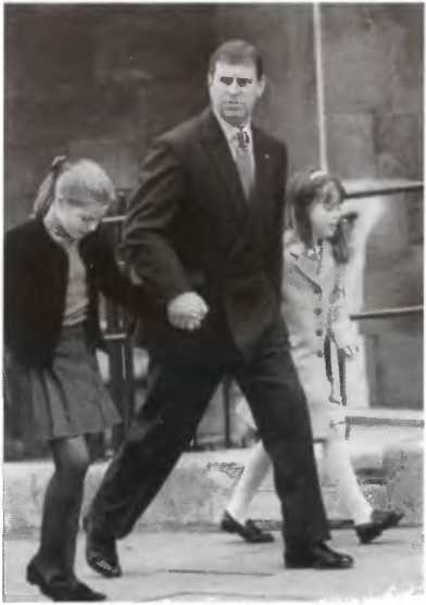 Повседневная жизнь Букингемского дворца при Елизавете II Повседневная жизнь Букингемского дворца при Елизавете II