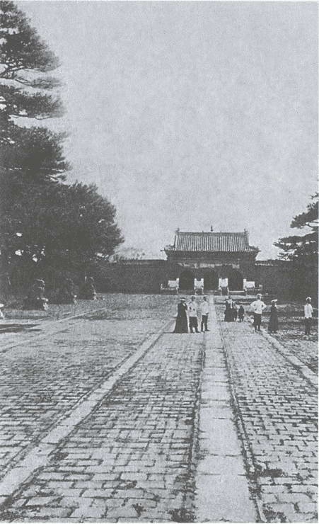 Россия и Китай. 300 лет на грани войны Россия и Китай. 300 лет на грани войны