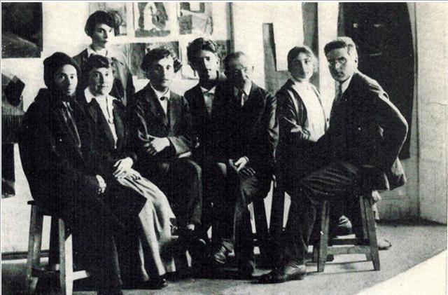 Убийство в стиле «ню» Убийство в стиле «ню»