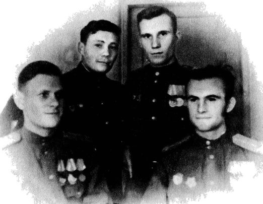 Мы бомбили Берлин и пугали Нью-Йорк! 147 боевых вылетов в тыл врага Мы бомбили Берлин и пугали Нью-Йорк! 147 боевых вылетов в тыл врага
