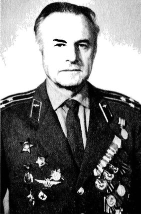 Мы бомбили Берлин и пугали Нью-Йорк! 147 боевых вылетов в тыл врага Мы бомбили Берлин и пугали Нью-Йорк! 147 боевых вылетов в тыл врага