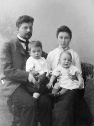 Пинхас Рутенберг. От террориста к сионисту. Том I: Россия – первая эмиграция (1879–1919) Пинхас Рутенберг. От террориста к сионисту. Том I: Россия – первая эмиграция (1879–1919)