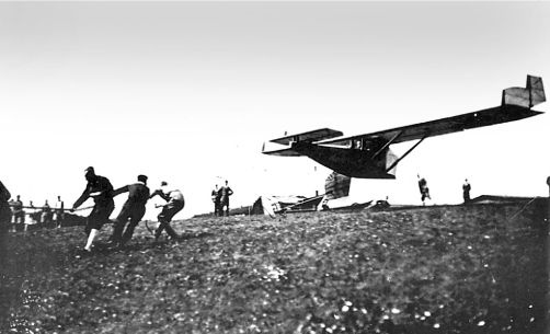Me 163 "Komet" – истребитель "Летающих крепостей" Me 163 "Komet" – истребитель "Летающих крепостей"