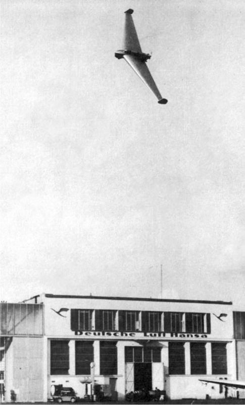 Me 163 "Komet" – истребитель "Летающих крепостей" Me 163 "Komet" – истребитель "Летающих крепостей"