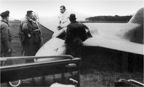 Me 163 "Komet" – истребитель "Летающих крепостей" Me 163 "Komet" – истребитель "Летающих крепостей"
