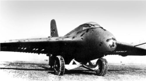 Me 163 "Komet" – истребитель "Летающих крепостей" Me 163 "Komet" – истребитель "Летающих крепостей"