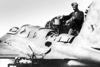 Me 163 "Komet" – истребитель "Летающих крепостей" Me 163 "Komet" – истребитель "Летающих крепостей"