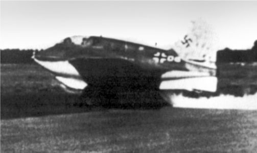 Me 163 "Komet" – истребитель "Летающих крепостей" Me 163 "Komet" – истребитель "Летающих крепостей"