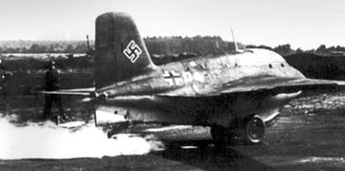Me 163 "Komet" – истребитель "Летающих крепостей" Me 163 "Komet" – истребитель "Летающих крепостей"