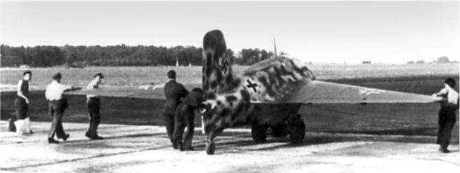 Me 163 "Komet" – истребитель "Летающих крепостей" Me 163 "Komet" – истребитель "Летающих крепостей"