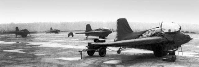 Me 163 "Komet" – истребитель "Летающих крепостей" Me 163 "Komet" – истребитель "Летающих крепостей"