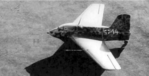 Me 163 "Komet" – истребитель "Летающих крепостей" Me 163 "Komet" – истребитель "Летающих крепостей"