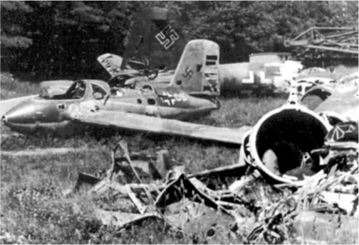 Me 163 "Komet" – истребитель "Летающих крепостей" Me 163 "Komet" – истребитель "Летающих крепостей"