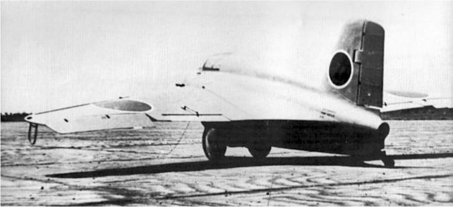 Me 163 "Komet" – истребитель "Летающих крепостей" Me 163 "Komet" – истребитель "Летающих крепостей"