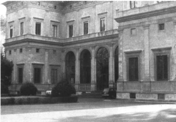 Повседневная жизнь папского двора времен Борджиа и Медичи. 1420-1520 Повседневная жизнь папского двора времен Борджиа и Медичи. 1420-1520
