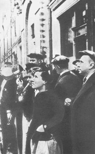 Повседневная жизнь Москвы в Сталинскую эпоху. 1930-1940 года Повседневная жизнь Москвы в Сталинскую эпоху. 1930-1940 года