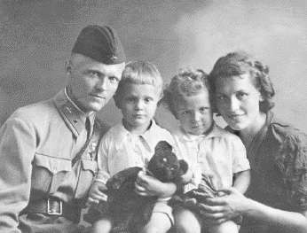 Повседневная жизнь Москвы в Сталинскую эпоху. 1930-1940 года Повседневная жизнь Москвы в Сталинскую эпоху. 1930-1940 года