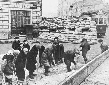 Повседневная жизнь Москвы в Сталинскую эпоху. 1930-1940 года Повседневная жизнь Москвы в Сталинскую эпоху. 1930-1940 года