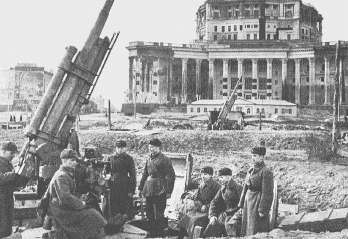 Повседневная жизнь Москвы в Сталинскую эпоху. 1930-1940 года Повседневная жизнь Москвы в Сталинскую эпоху. 1930-1940 года