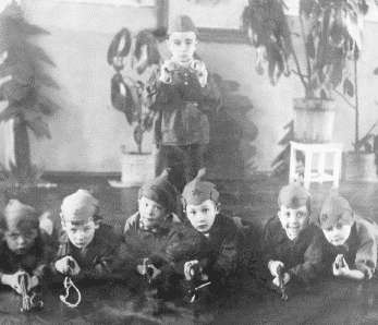 Повседневная жизнь Москвы в Сталинскую эпоху. 1930-1940 года Повседневная жизнь Москвы в Сталинскую эпоху. 1930-1940 года