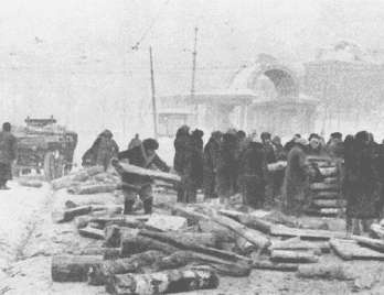 Повседневная жизнь Москвы в Сталинскую эпоху. 1930-1940 года Повседневная жизнь Москвы в Сталинскую эпоху. 1930-1940 года