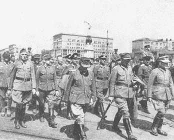 Повседневная жизнь Москвы в Сталинскую эпоху. 1930-1940 года Повседневная жизнь Москвы в Сталинскую эпоху. 1930-1940 года