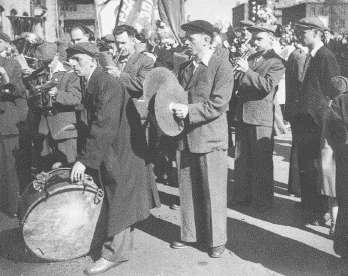 Повседневная жизнь Москвы в Сталинскую эпоху. 1930-1940 года Повседневная жизнь Москвы в Сталинскую эпоху. 1930-1940 года