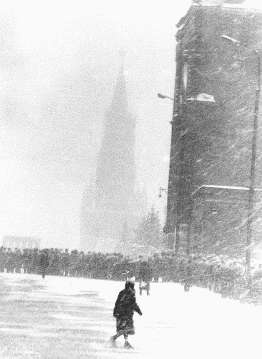 Повседневная жизнь Москвы в Сталинскую эпоху. 1930-1940 года Повседневная жизнь Москвы в Сталинскую эпоху. 1930-1940 года
