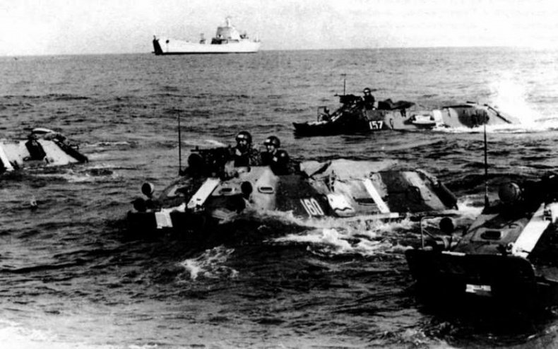 Отечественные колесные бронетранспортеры БТР-60, БТР-70, БТР-80 Отечественные колесные бронетранспортеры БТР-60, БТР-70, БТР-80