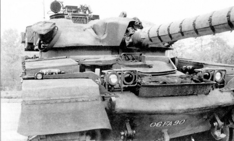 Основные боевые танки «Чифтен» и «Виккерс» Основные боевые танки «Чифтен» и «Виккерс»