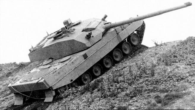 Основные боевые танки «Чифтен» и «Виккерс» Основные боевые танки «Чифтен» и «Виккерс»