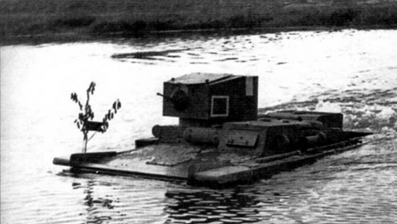 Гусеничный плавающий транспортер К-61 Гусеничный плавающий транспортер К-61