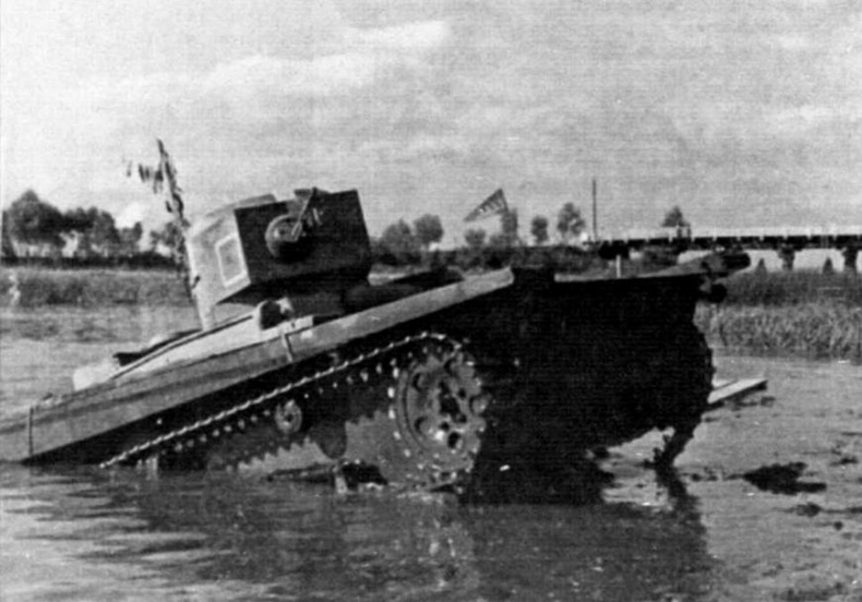 Гусеничный плавающий транспортер К-61 Гусеничный плавающий транспортер К-61
