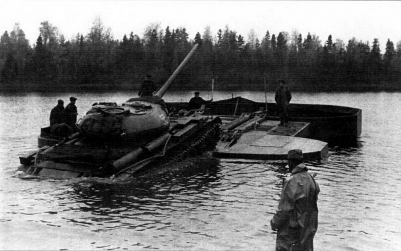 Гусеничный плавающий транспортер К-61 Гусеничный плавающий транспортер К-61