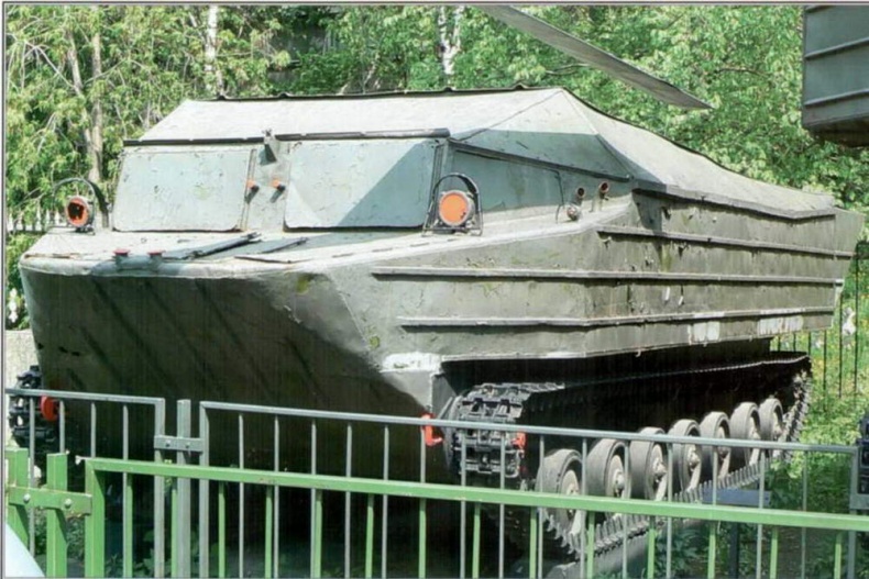 Гусеничный плавающий транспортер К-61 Гусеничный плавающий транспортер К-61