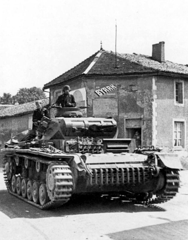 Panzer III: Стальной символ блицкрига Panzer III: Стальной символ блицкрига