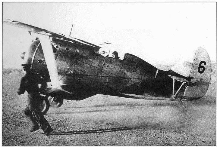 Истребитель И-153 «Чайка» Истребитель И-153 «Чайка»